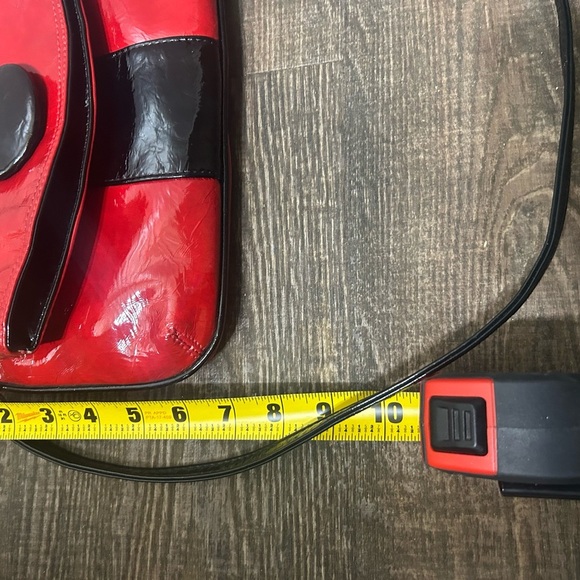 Baci used once for wedding patent Vegan leather Red and Black Shoulder Bag - Picture 13 of 13